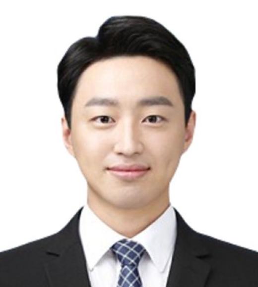 Daihong Min Portrait